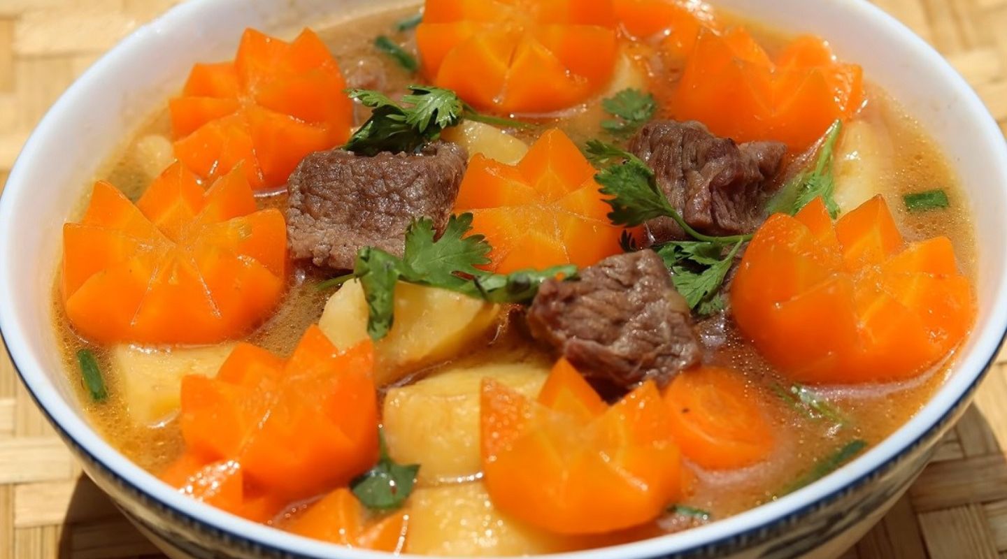 bò hầm khoai tây cà rốt